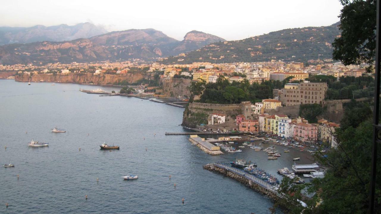 Il Borgo Antico Sorrento Sea View Apartment Exterior photo
