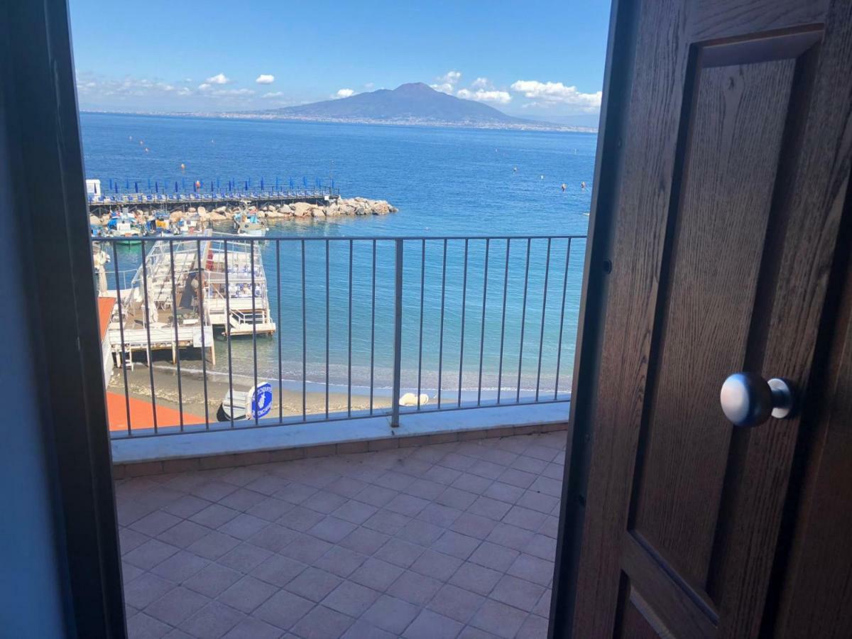 Il Borgo Antico Sorrento Sea View Apartment Exterior photo